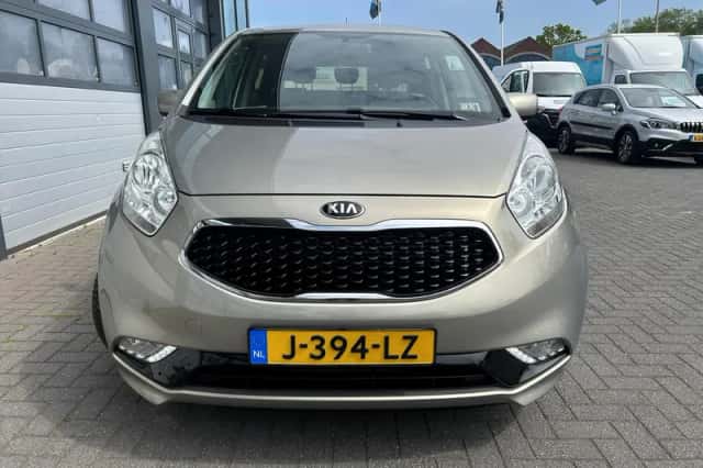 Kia Venga (2016) thumbnail 2
