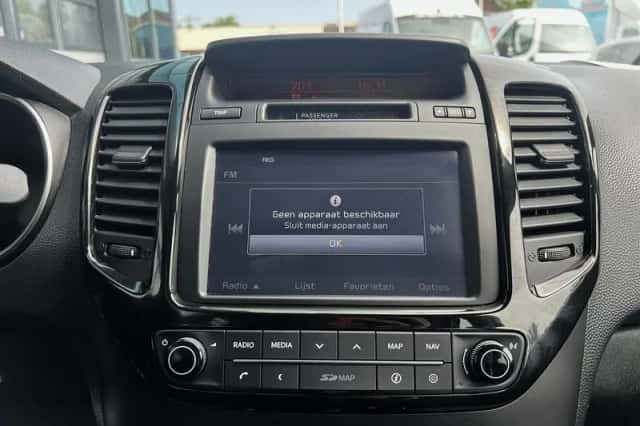 Kia Venga (2016) thumbnail 18