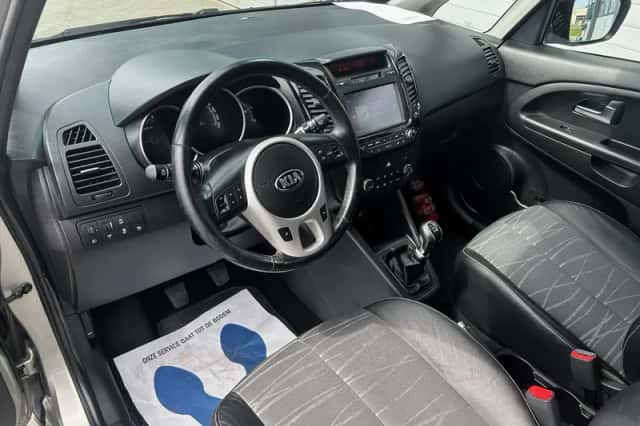 Kia Venga (2016) thumbnail 5