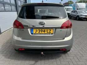 Kia Venga (2016) thumbnail 8