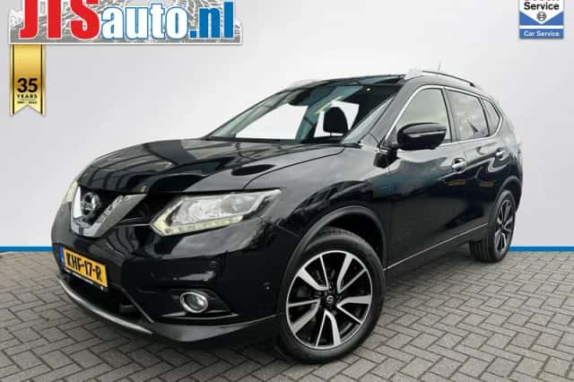 Nissan X-Trail (2016) thumbnail 1