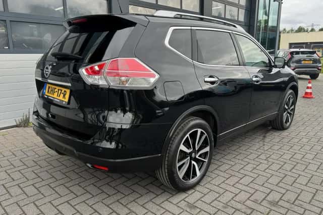 Nissan X-Trail (2016) thumbnail 11