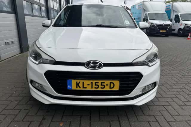 Hyundai i20 (2016) thumbnail 2