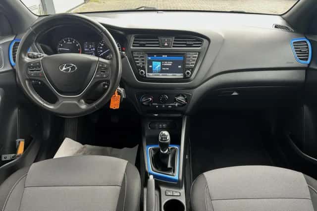 Hyundai i20 (2016) thumbnail 11