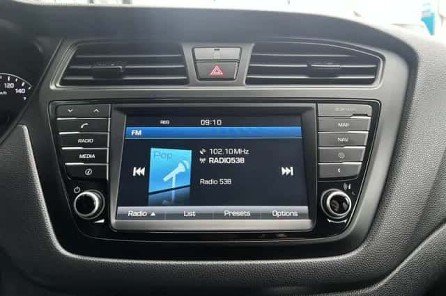 Hyundai i20 (2016) thumbnail 18