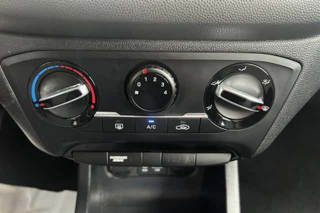 Hyundai i20 (2016) thumbnail 23