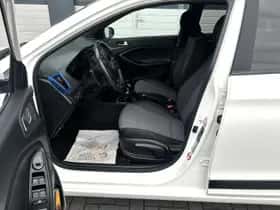 Hyundai i20 (2016) thumbnail 4