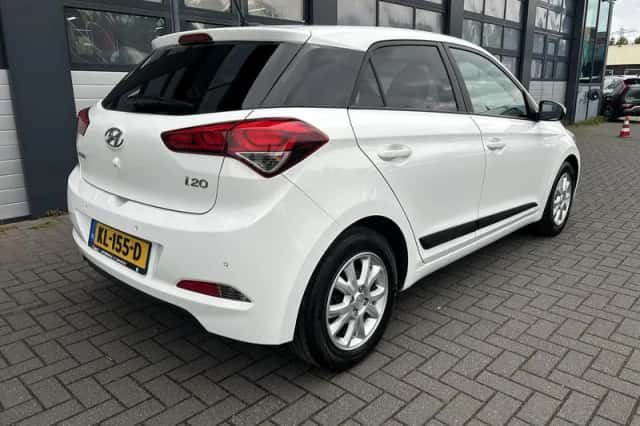 Hyundai i20 (2016) thumbnail 9