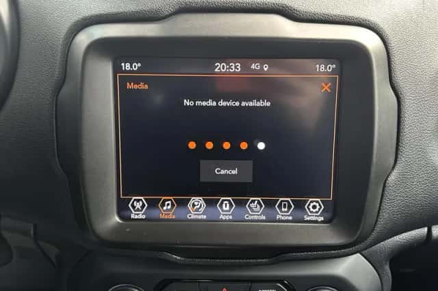 Jeep Renegade (2021) thumbnail 18