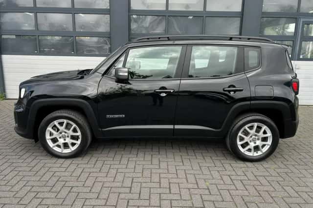 Jeep Renegade (2021) thumbnail 3