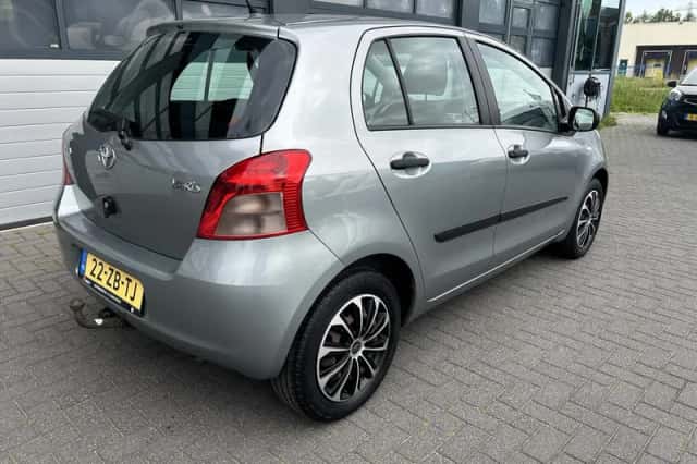 Toyota Yaris (2007) thumbnail 8