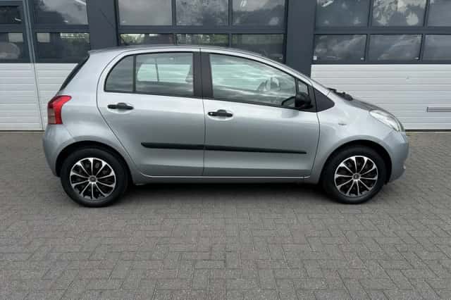 Toyota Yaris (2007) thumbnail 9