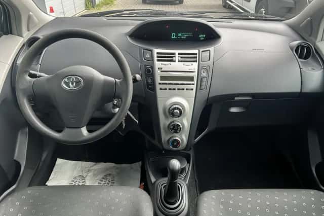 Toyota Yaris (2007) thumbnail 10