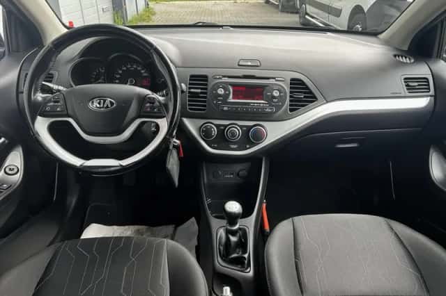 Kia Picanto (2015) thumbnail 11