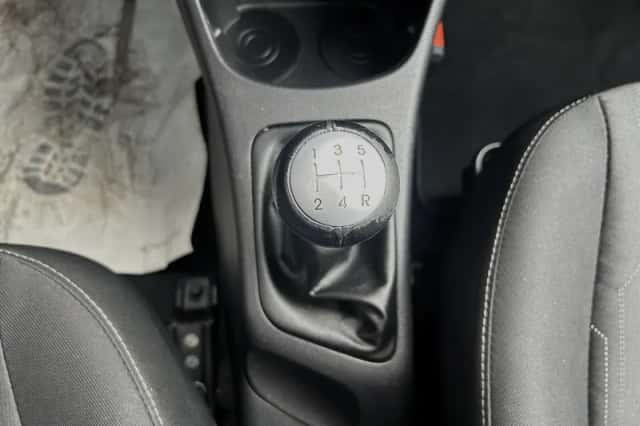 Kia Picanto (2015) thumbnail 17