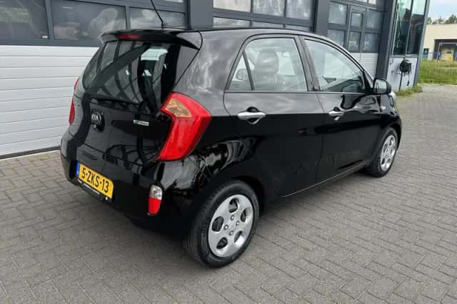Kia Picanto (2015) thumbnail 9