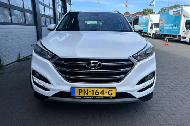 Hyundai Tucson (2018) thumbnail 2