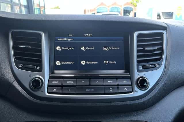 Hyundai Tucson (2018) thumbnail 17