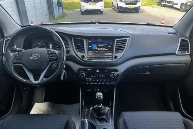 Hyundai Tucson (2018) thumbnail 8