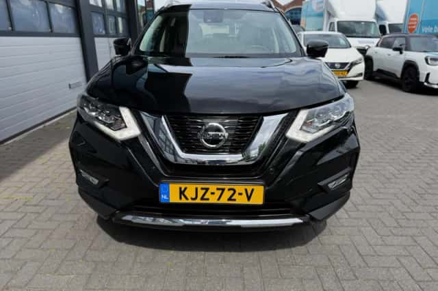 Nissan X-Trail (2019) thumbnail 2