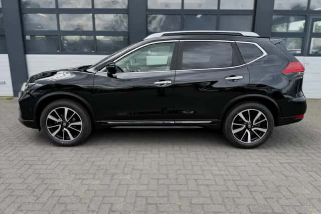 Nissan X-Trail (2019) thumbnail 3