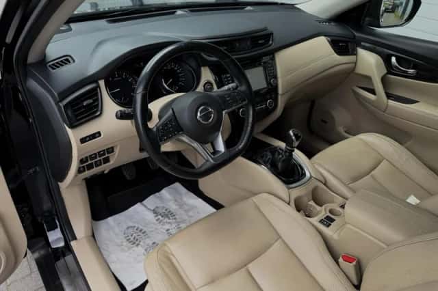 Nissan X-Trail (2019) thumbnail 5