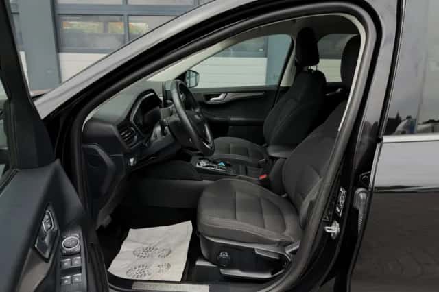 Ford Kuga (2020) thumbnail 5
