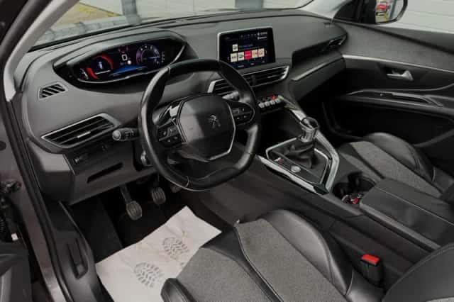 Peugeot 5008 (2018) thumbnail 5