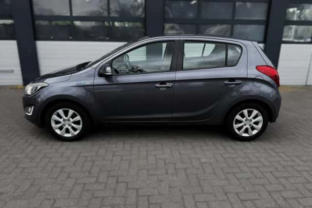 Hyundai i20 (2014) thumbnail 3