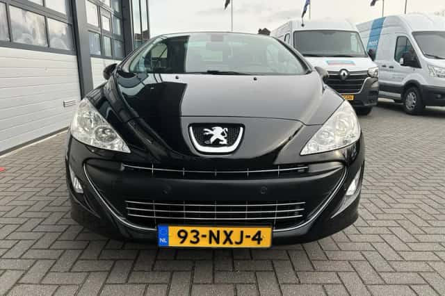 Peugeot 308 (2010) thumbnail 2