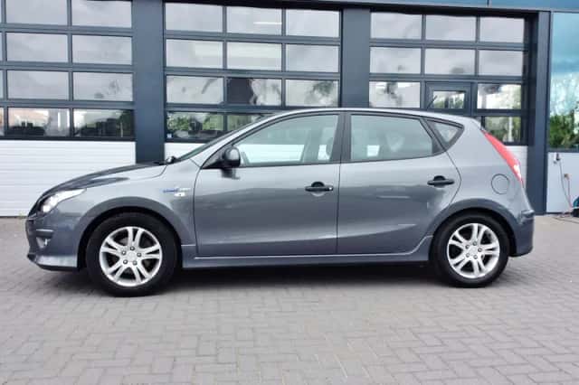 Hyundai i30 (2011) thumbnail 3