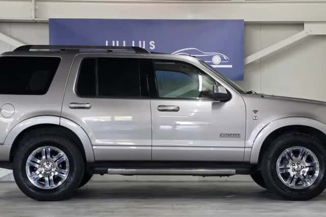 Ford Explorer (2008) thumbnail 4