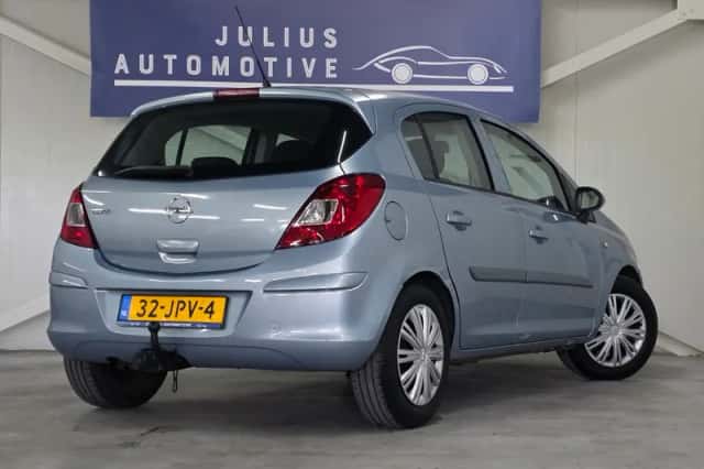 Opel Corsa (2009) thumbnail 6