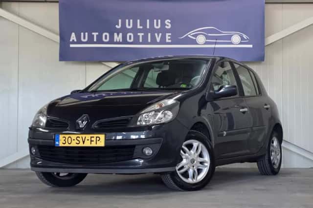 Renault Clio (2006) thumbnail 1