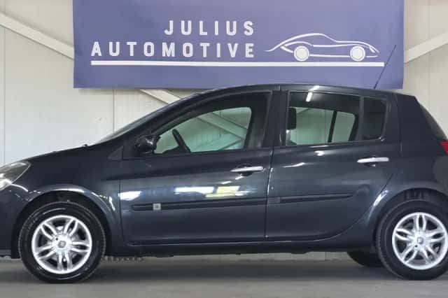 Renault Clio (2006) thumbnail 3