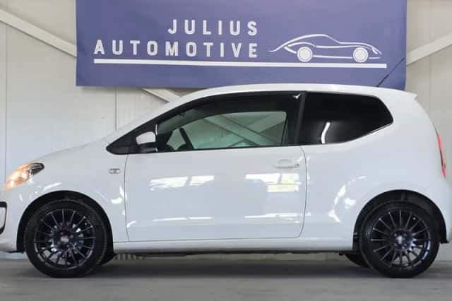 Volkswagen Up! (2013) thumbnail 3