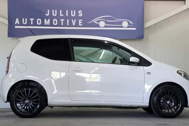 Volkswagen Up! (2013) thumbnail 4