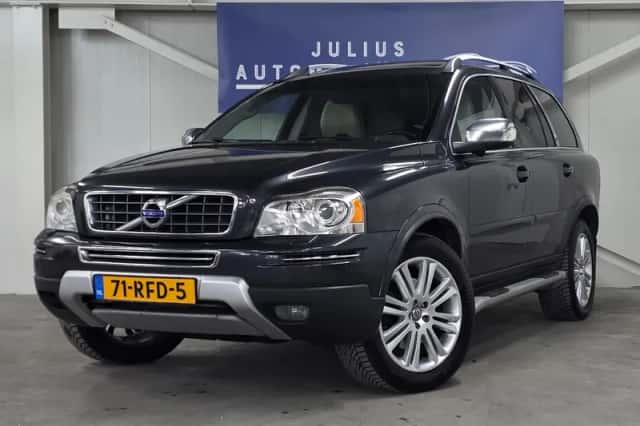 Volvo XC90 (2010) thumbnail 1