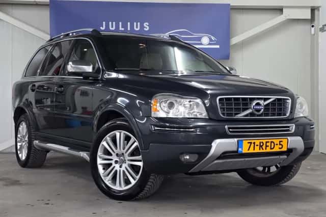 Volvo XC90 (2010) thumbnail 2
