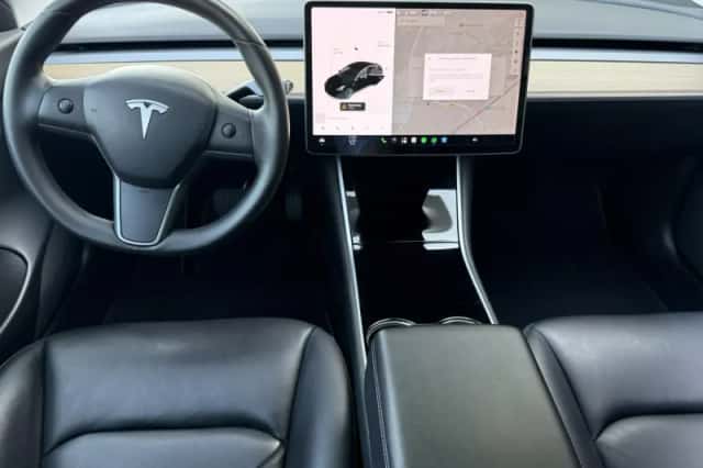 Tesla Model (2020) thumbnail 4