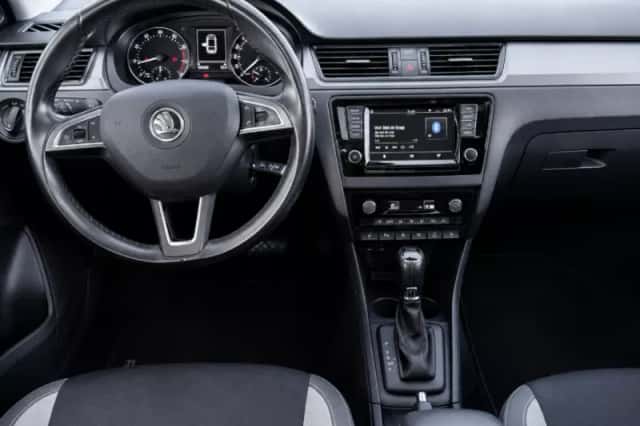 Škoda Rapid (2016) thumbnail 3