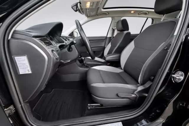Škoda Rapid (2016) thumbnail 6