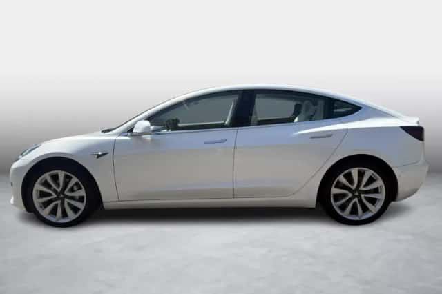 Tesla Model (2019) thumbnail 6