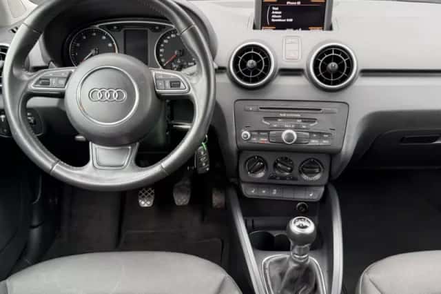 Audi A1 (2013) thumbnail 3