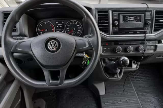 Volkswagen Crafter (2021) thumbnail 3