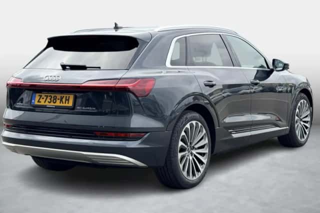 Audi e-tron (2021) thumbnail 4
