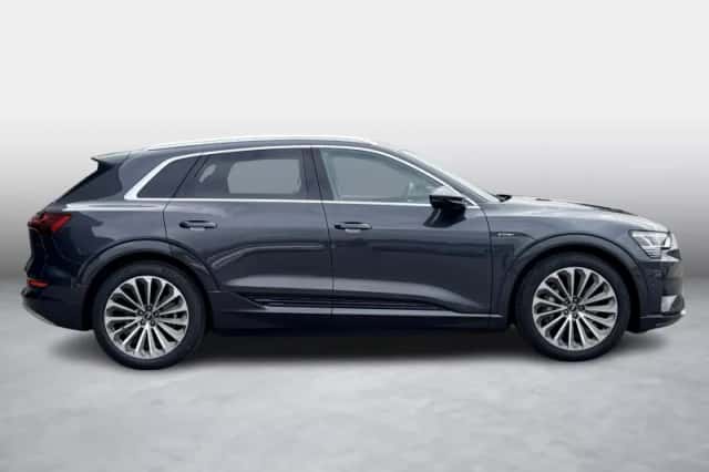 Audi e-tron (2021) thumbnail 5