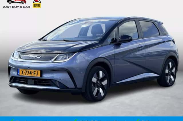 BYD Dolphin (2023) thumbnail 1