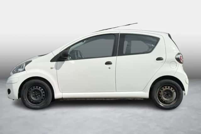 Toyota Aygo (2011) thumbnail 4