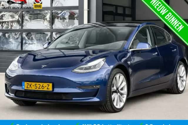 Tesla Model 3 (2019) thumbnail 1